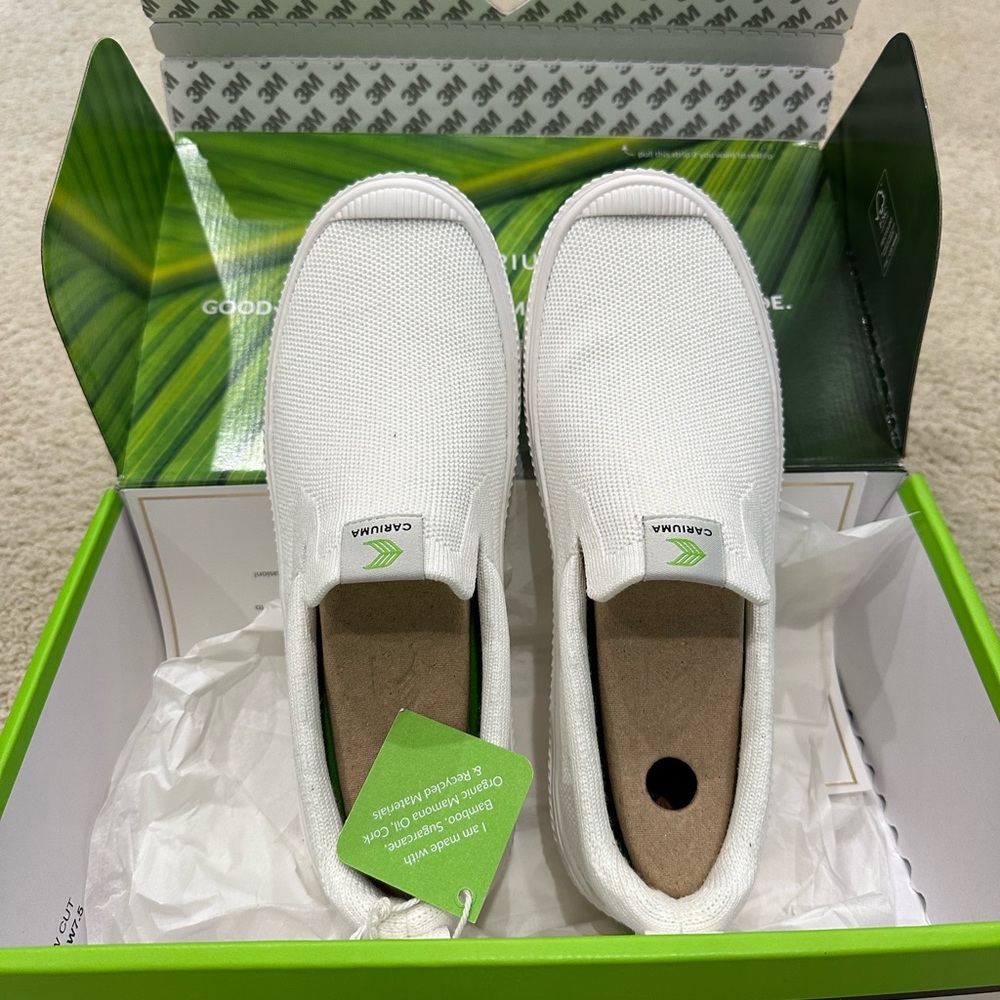 NIB Cariuma IBI White Slip On Knit Sneaker